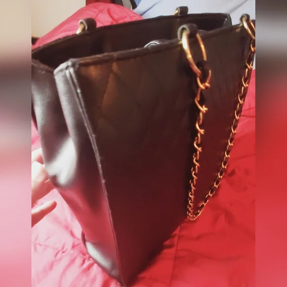 New Large Black Quilted Faux Leather Tote bag/Laptop - Picture 12 of 15